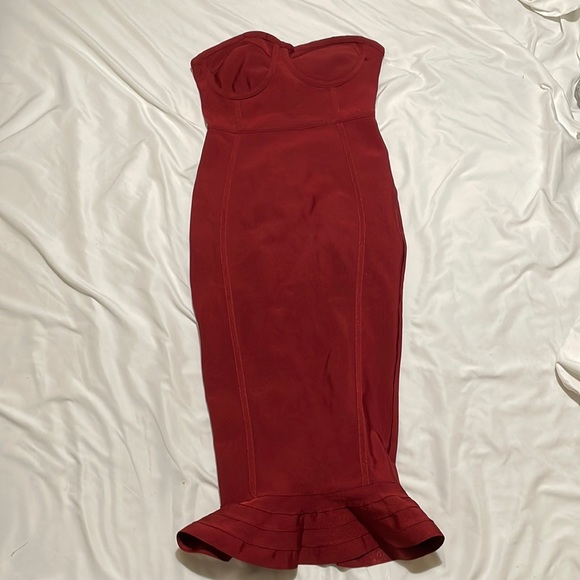 Dark Red Bandage Midi Dress; Pretty Little Thing - Picture 2 of 7